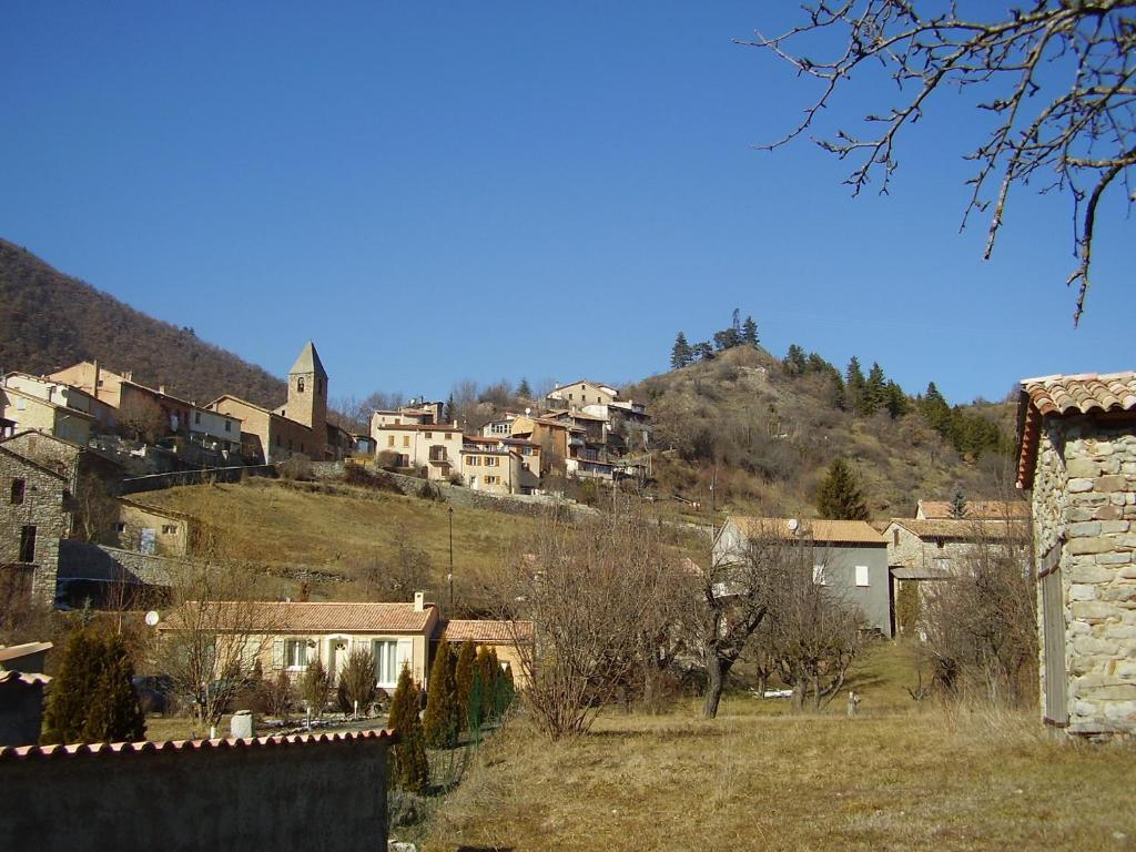 Gites Les Tilleuls Clamensane Exteriér fotografie